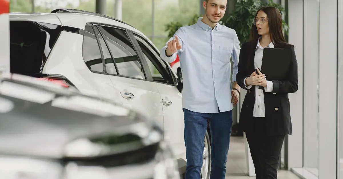 So verwenden Sie Coupons beim Autokauf