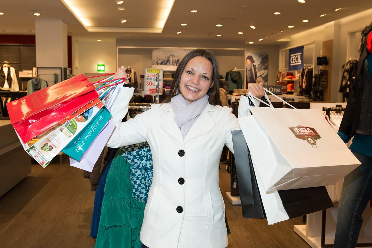 Wie man mit Spar Coupons beim Einkaufen Geld spart